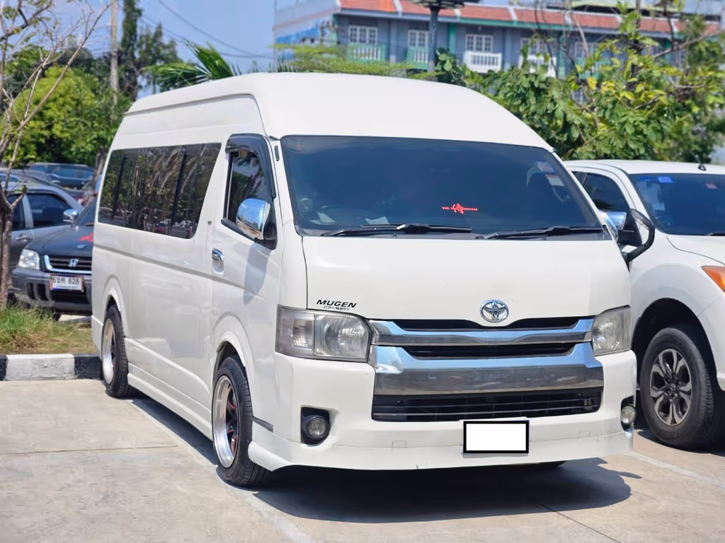Bangkok Private Tour - Toyota Van Commuter Van 10 seat