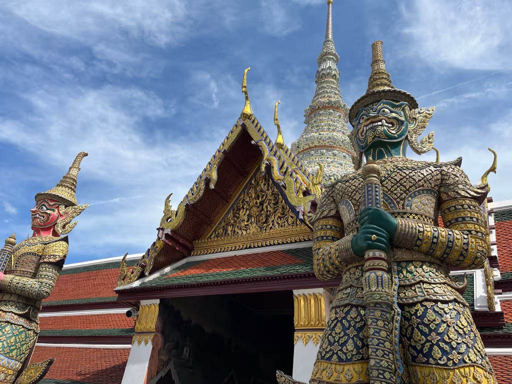 Bangkok Private Tour - Temple of the Emerald Buddha