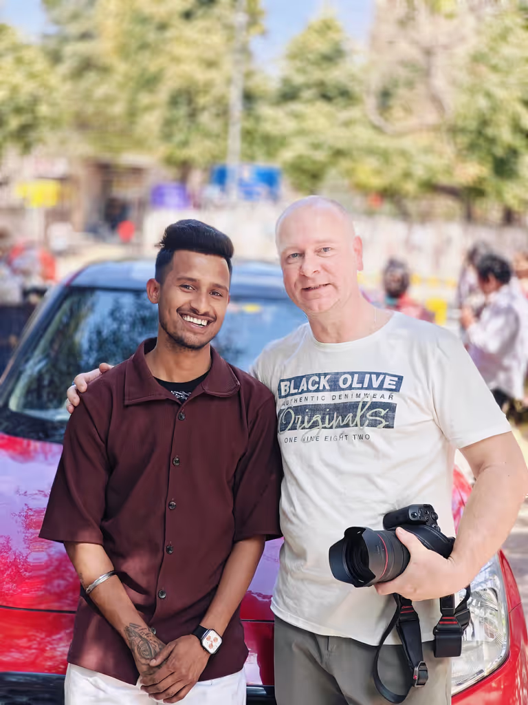 Delhi Private Tour - Some photos with locals