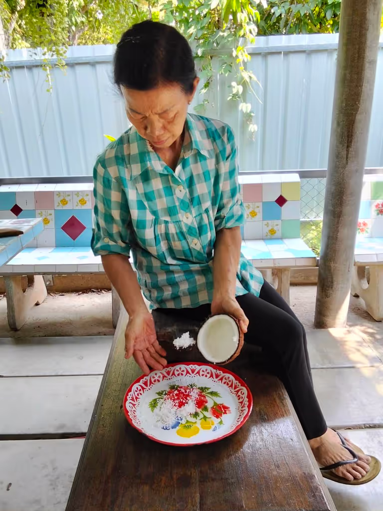 Bangkok Private Tour - Discover the traditional art of making palm sugar