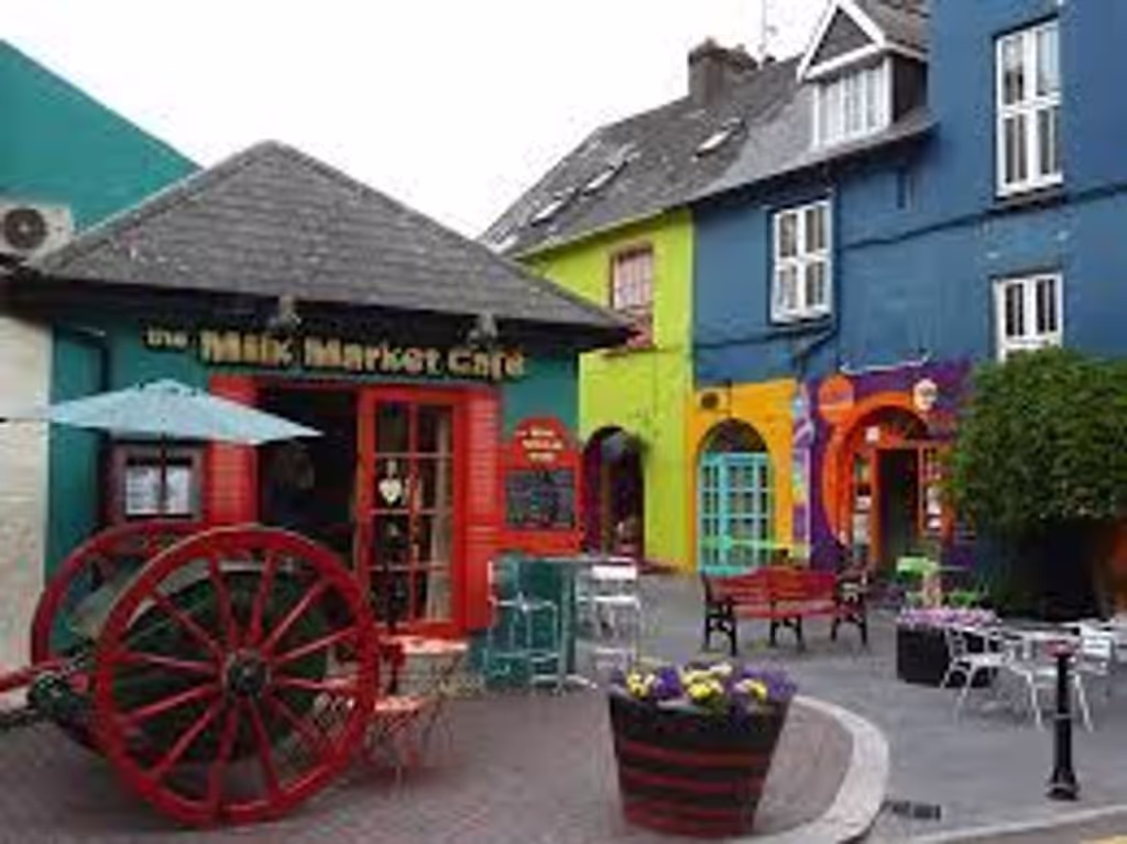 Dublin Private Tour - Kinsale Town