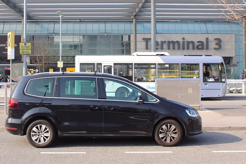 Southampton Private Tour - Heathrow Airport