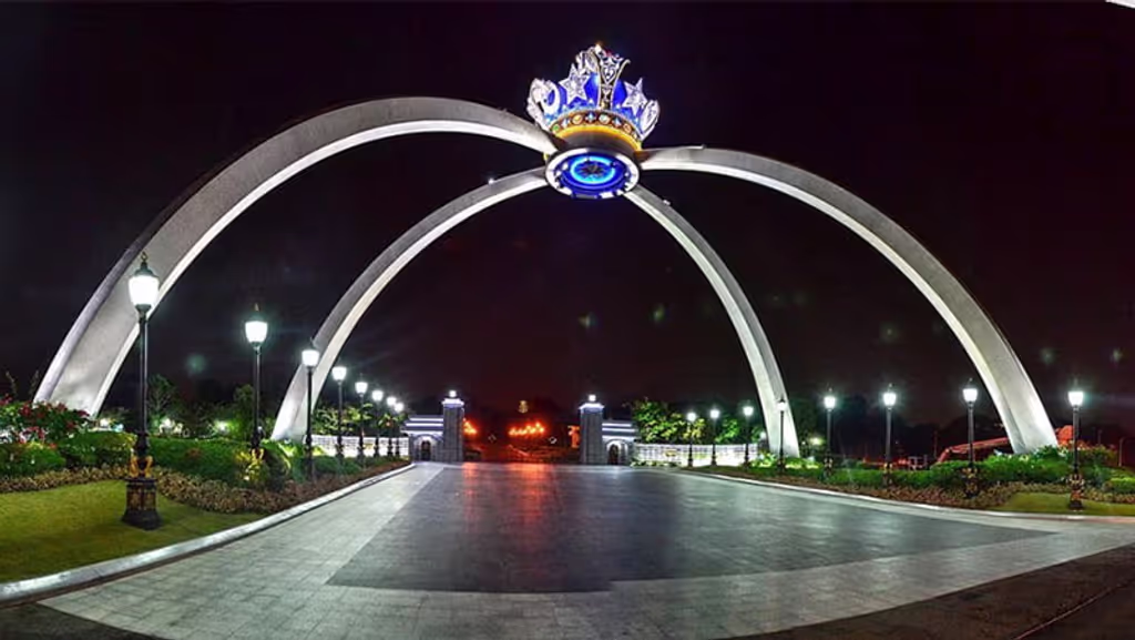 Singapore Private Tour - Johor Palace Park