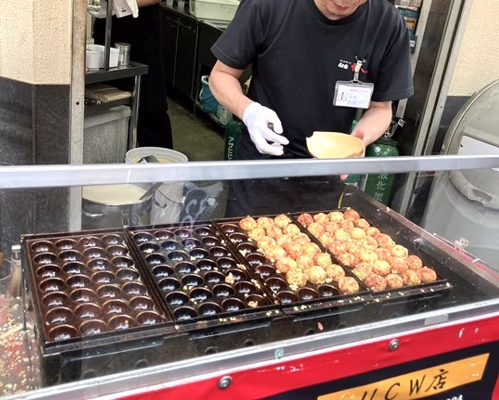 Osaka Private Tour - Takoyaki stand