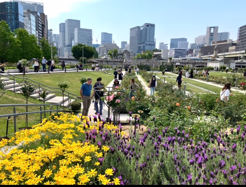 Osaka Private Tour - Rose Garden in Nakanoshima