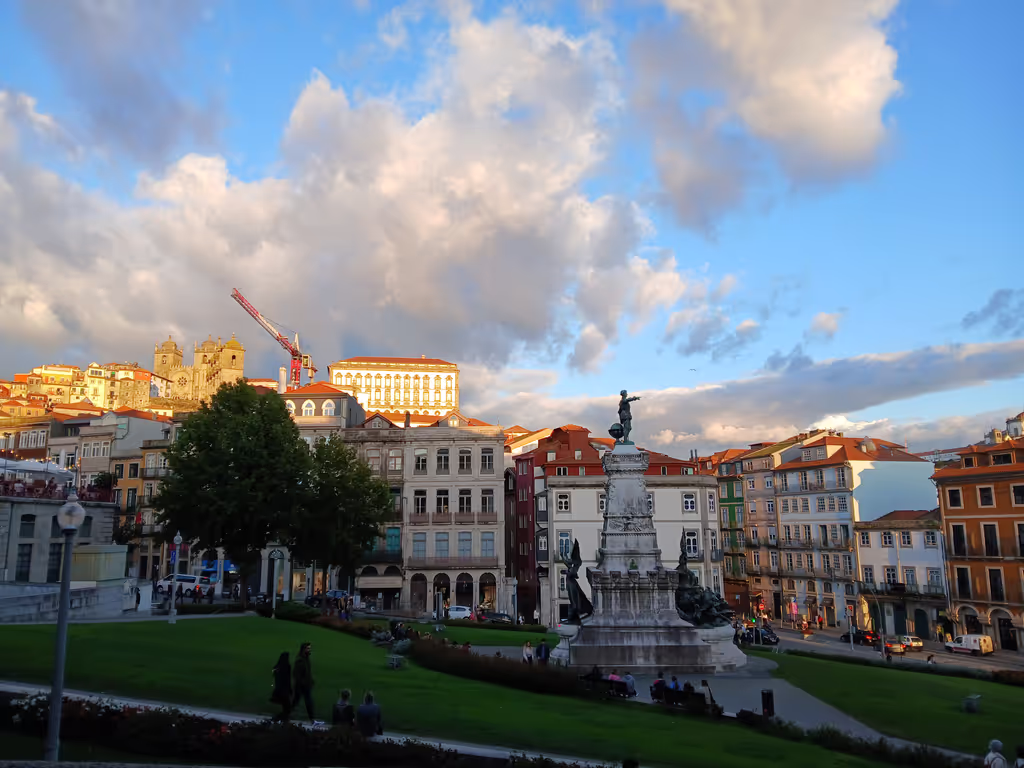 Porto Private Tour - Praça do Infante D. Henrique