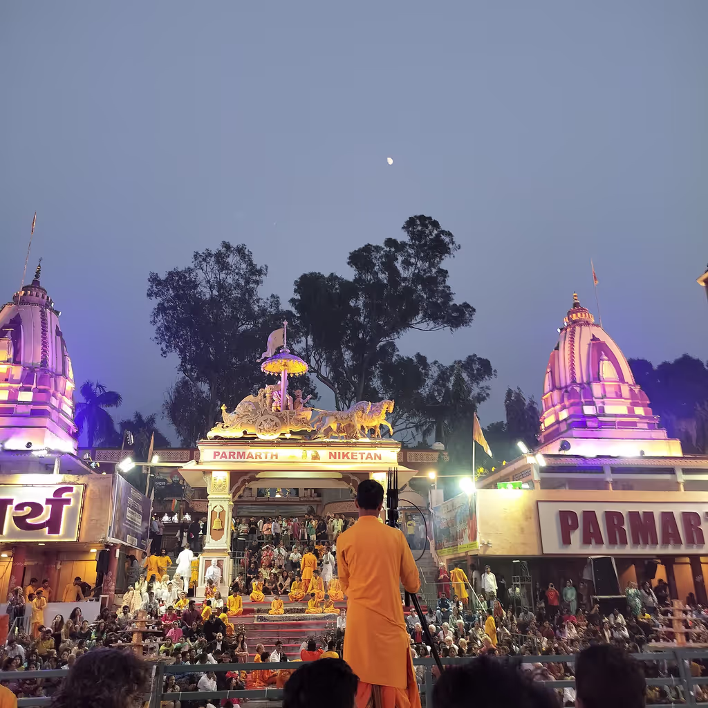 Rishikesh Private Tour - Evening Ganga aarti at Parmarth Niketan