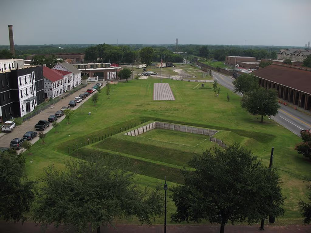 Savannah Private Tour - Spring Hill Redoubt, scene of a bloody battle
