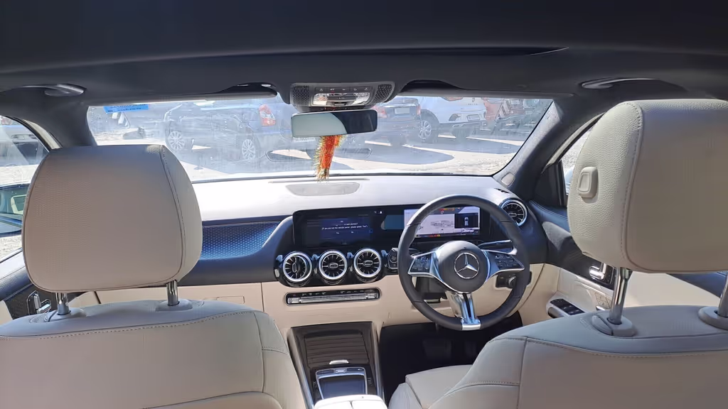 Delhi Private Tour - Mercedes GLA Interiors