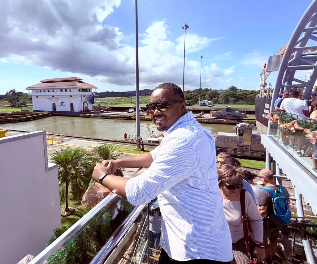 Panama City Private Tour - Client At Canal