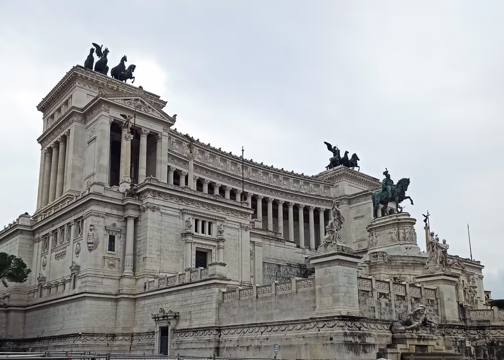 Lazio Private Tour - Piazza Venezia