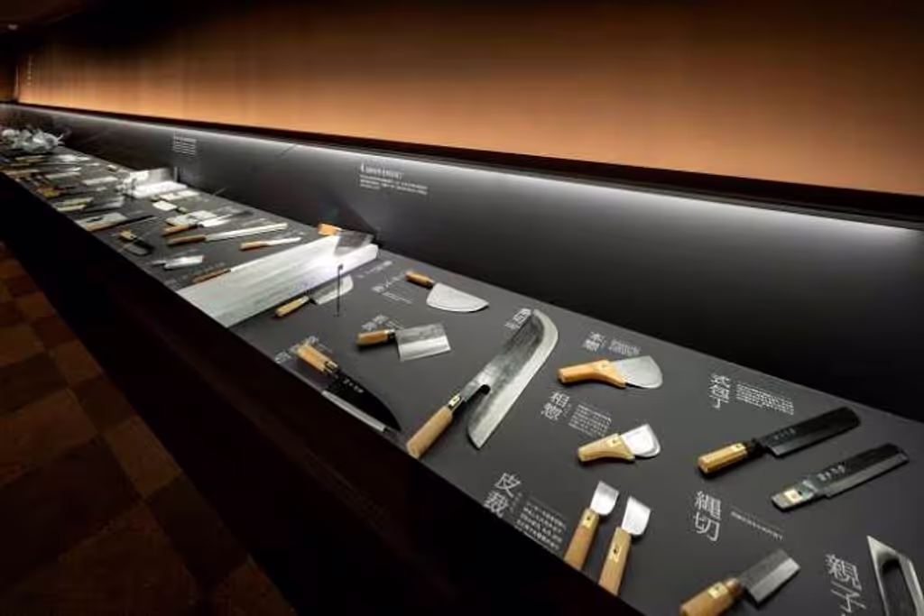 Osaka Private Tour - Traditional Crafts Museum / Knife Workshop