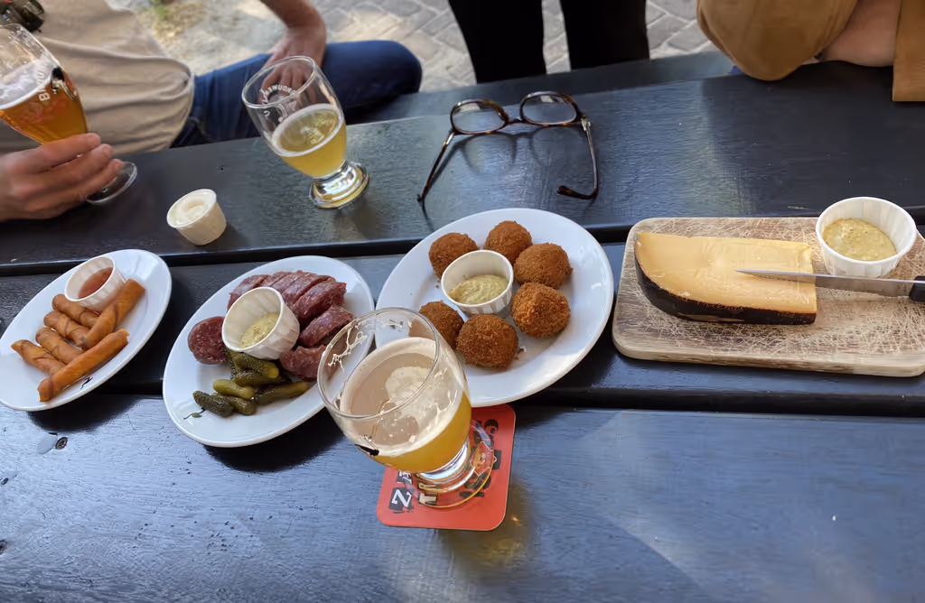Amsterdam Private Tour - Dutch snacks and beer from local brewery