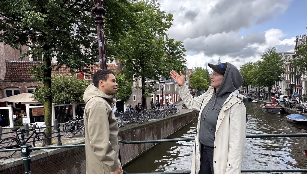 Amsterdam Private Tour - In De Wallen, talking about de Oude Kerk