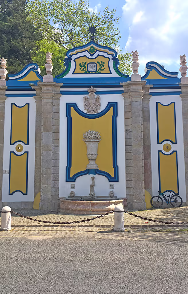 Lisbon Private Tour - Fountain of the "Pasmados" (Amazed)