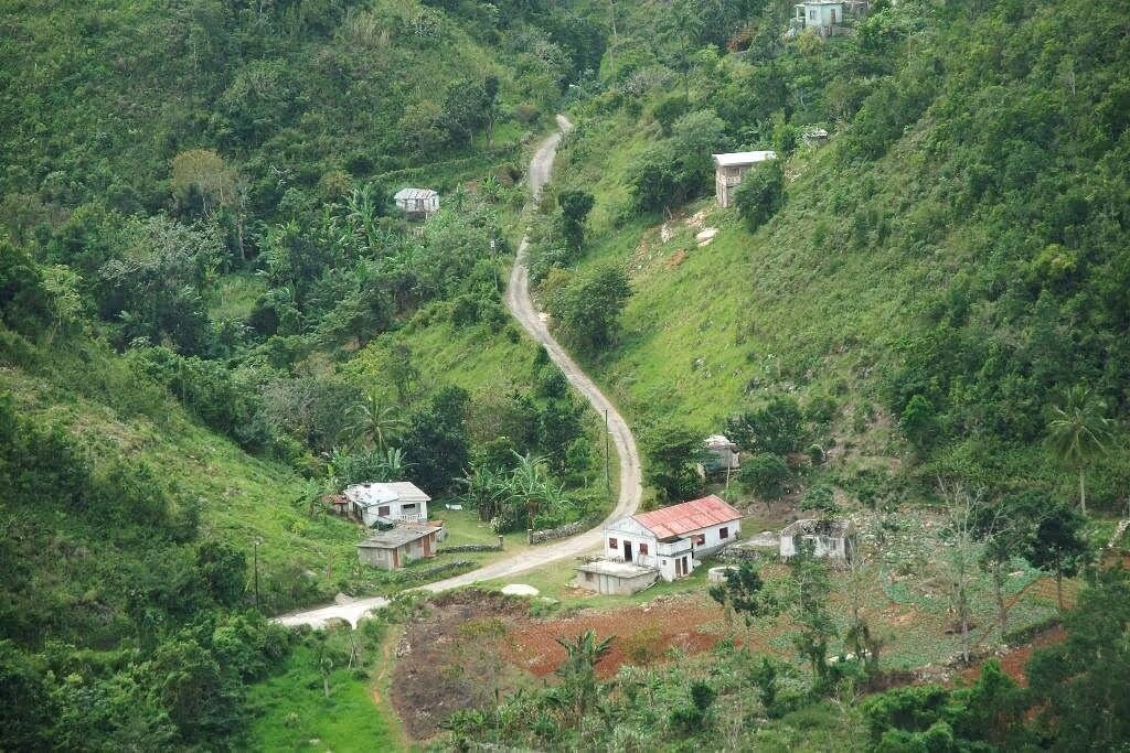 Montego Bay Private Tour - Route leading towards Nine Mile