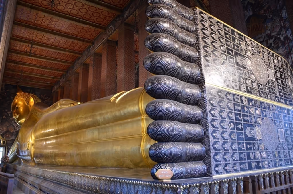 Bangkok Private Tour - Wat Phra Chetuphon