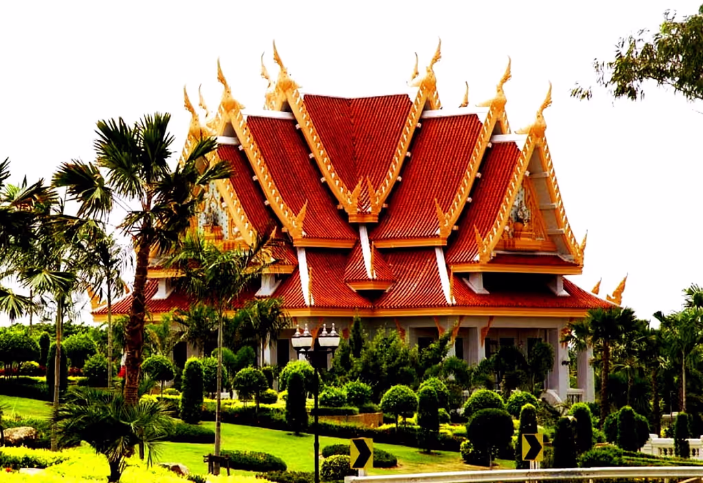 Pattaya Private Tour - Wat Yansangwararam Woramahawihan