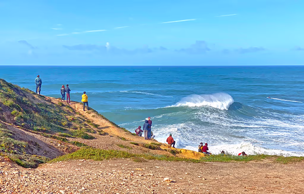 Lisbon Private Tour - Watch the big waves mostly from October to April