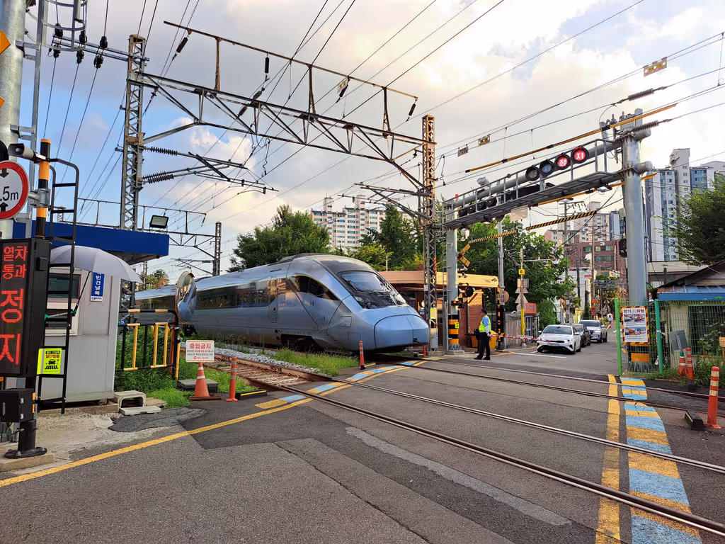 Seoul Private Tour - Ttaeng Ttaeng Street Railway area
