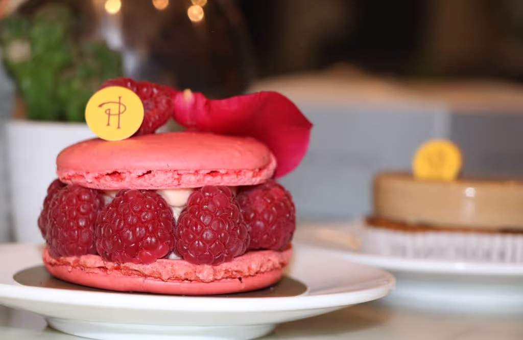 Paris Private Tour - Macaron sandwich from Pierre Hermé