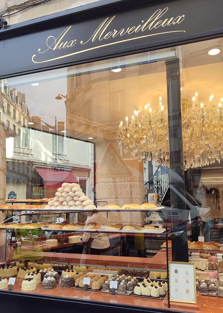 Paris Private Tour - Merveilleux from Aux Merveilleux de Fred