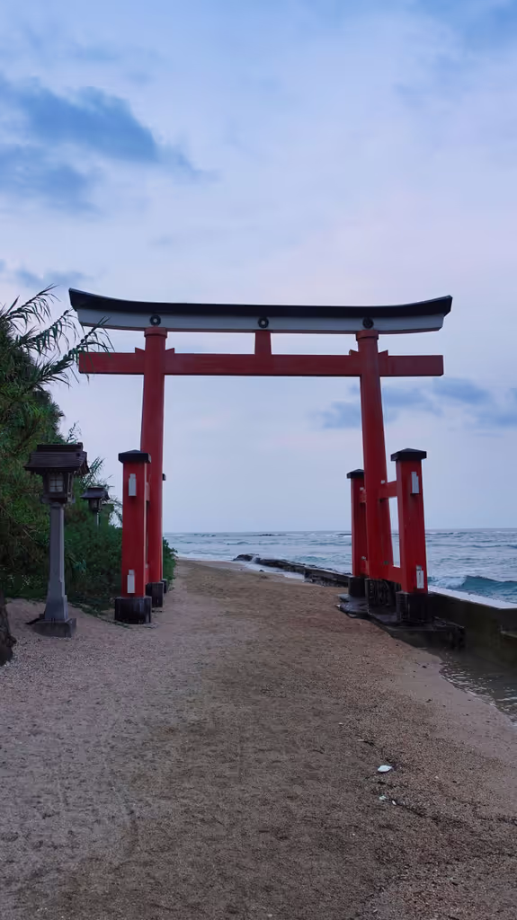 Miyazaki Private Tour - Shrine Torii Aoshima (photo: Winged Jedi)