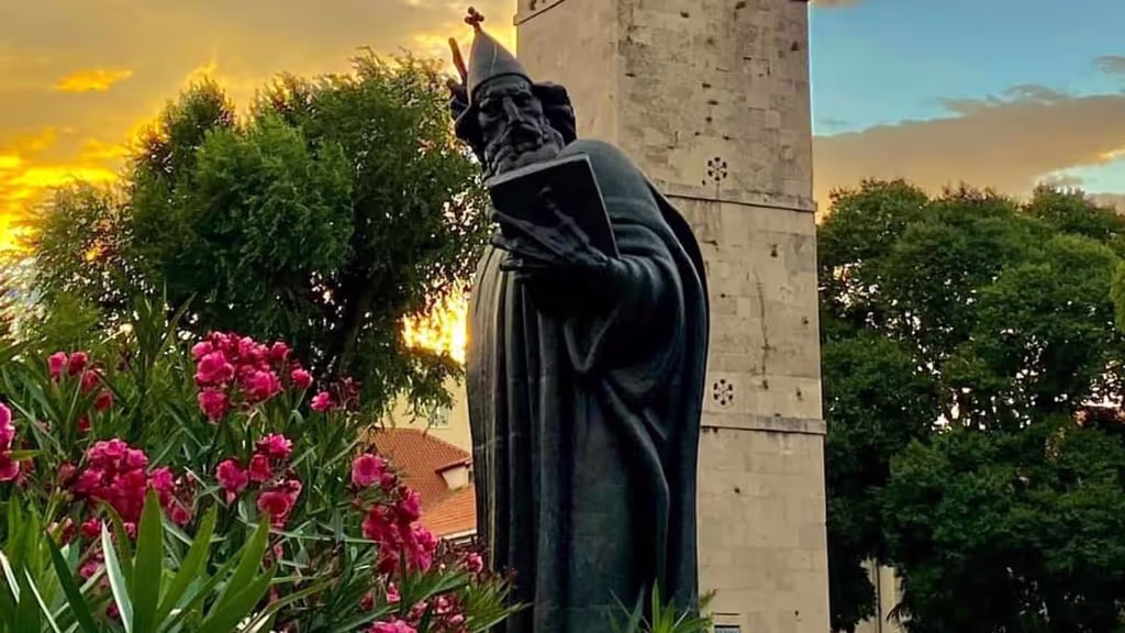 Split Private Tour - Grgur Ninski ( Gregory of Nin )