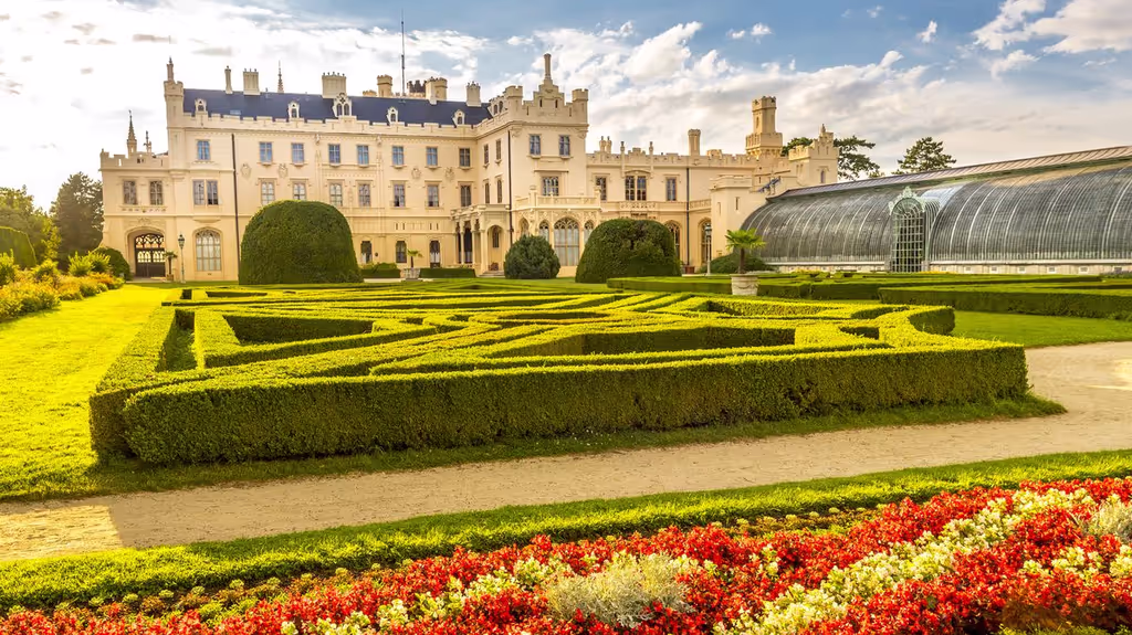 Prague Private Tour - Surrounded by a vast UNESCO World Heritage Park.