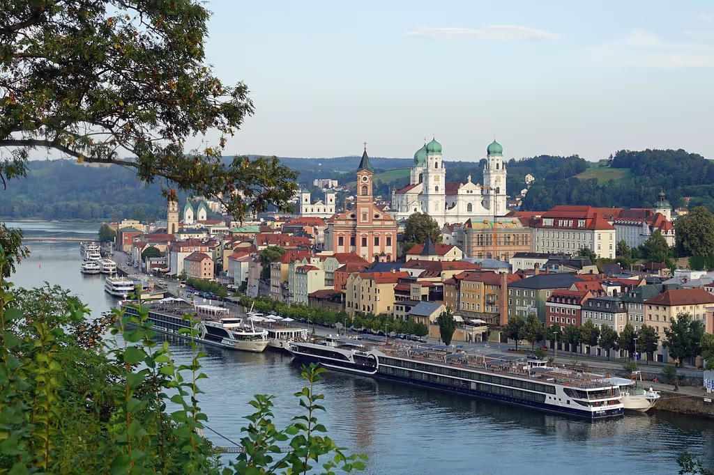 Prague Private Tour - Historic fortresses and bridges.