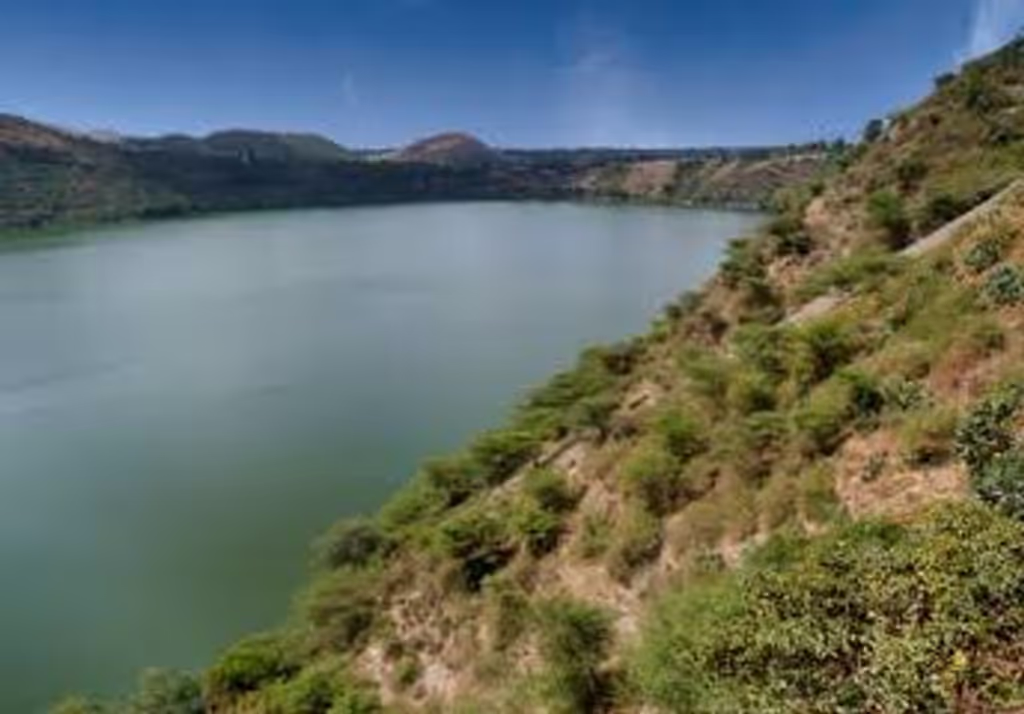 Addis Ababa Private Tour - Lake