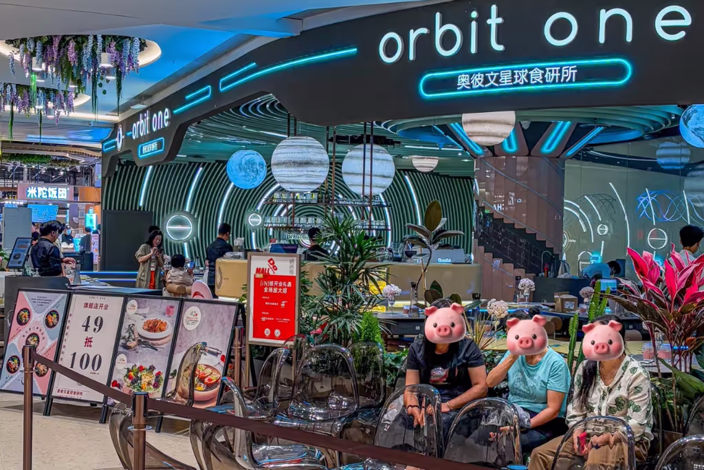 Shenzhen Private Tour - Robot - Served Restaurant