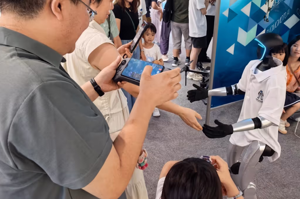 Shenzhen Private Tour - Robot 6S Store
