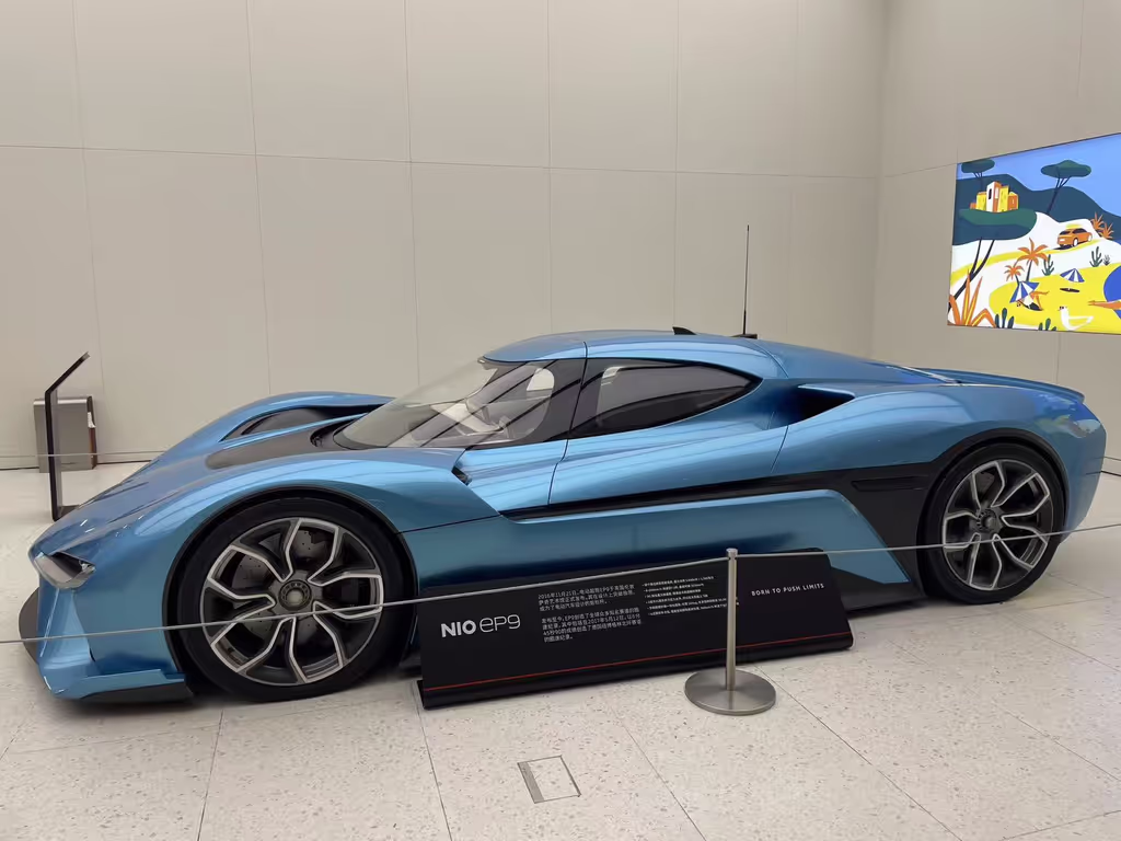Shenzhen Private Tour - Nio flagship store`s sport car