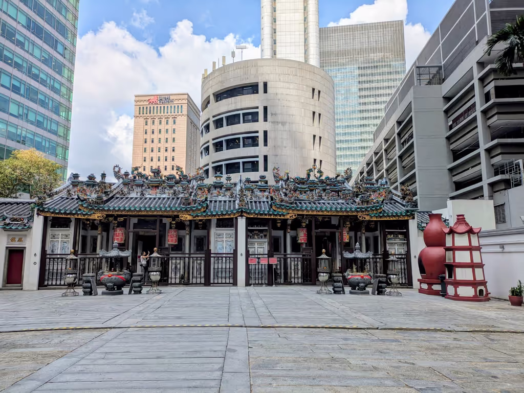 Singapore Private Tour - Yueh Hai Ching Temple
