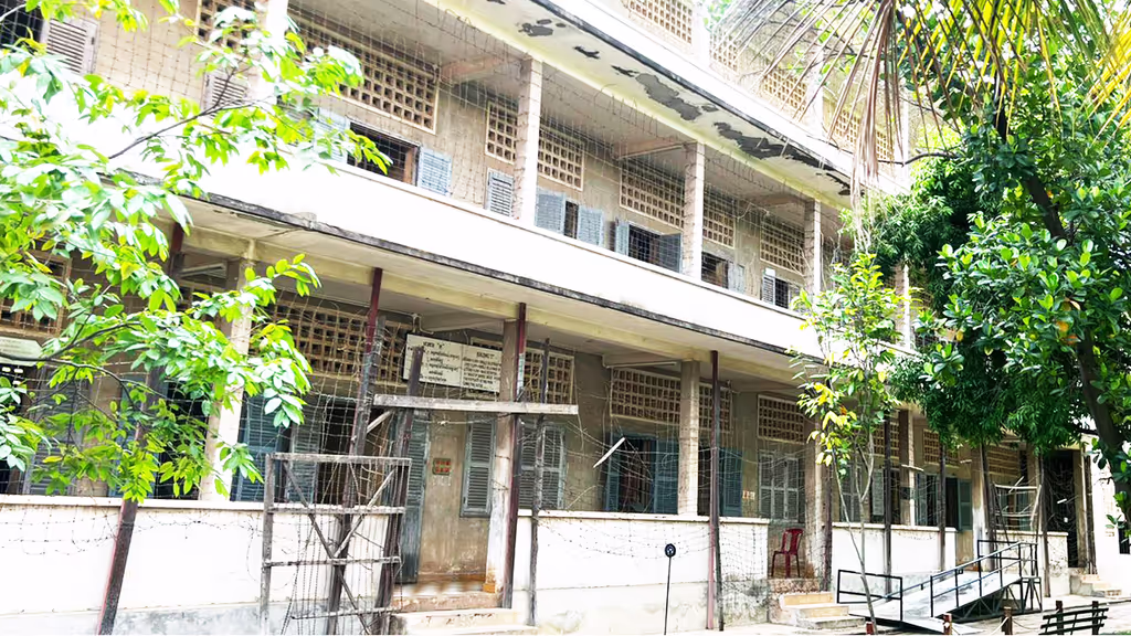 Siem Reap Private Tour - the Khmer Rouge, still enclosed with barbed wire