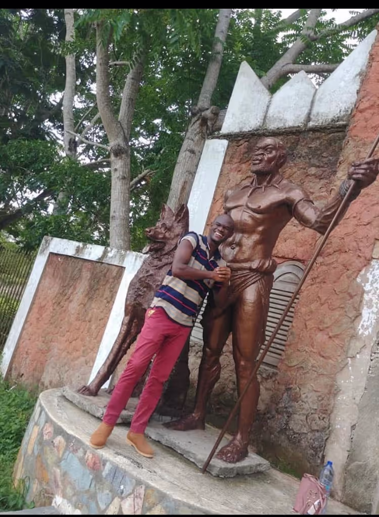 Central Private Tour - Assin Kushea Palace entrance