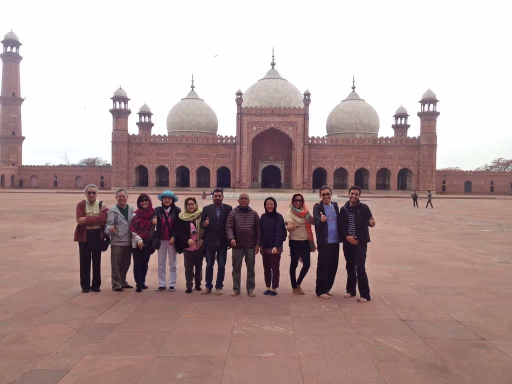 Islamabad Private Tour - Badshahi Mosque