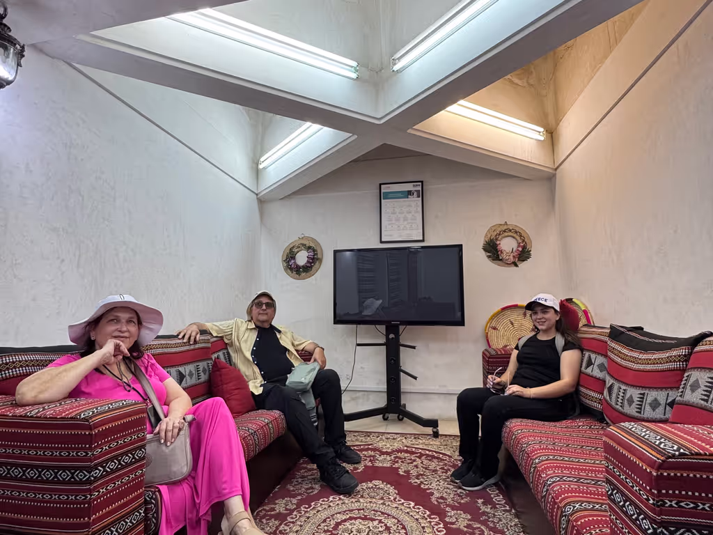 Dubai Private Tour - Majlis