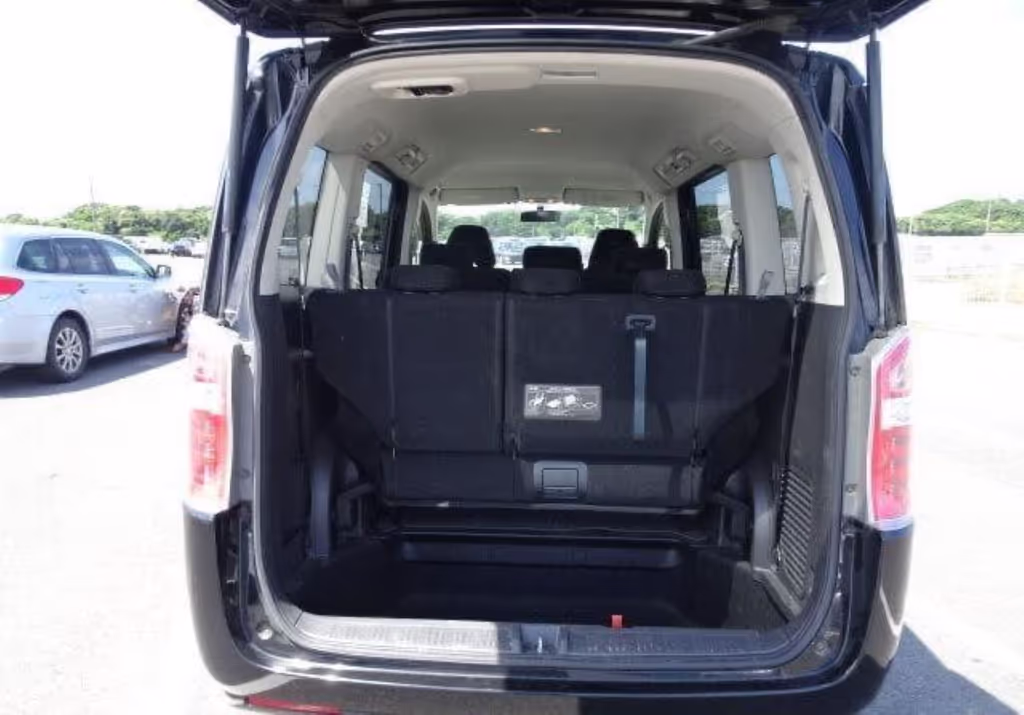 Moshi Private Tour - tour car