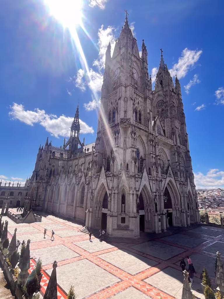 Quito Private Tour - Basilica del voto nacional.