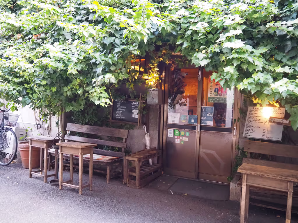 Osaka Private Tour - Cafe in Nakazakicyo