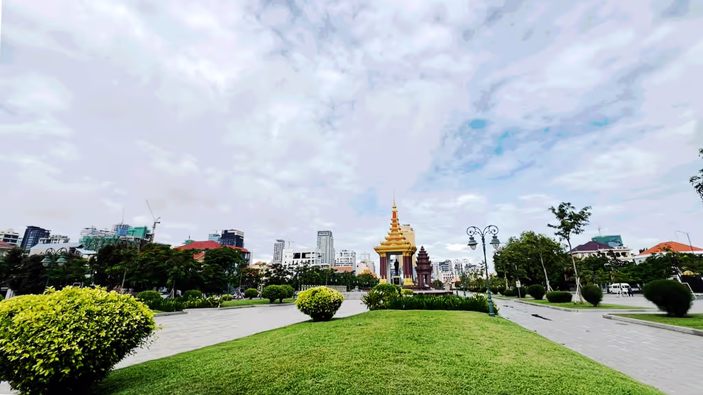 Phnom Penh Private Tour - Independence Park – Heart of Phnom Penh