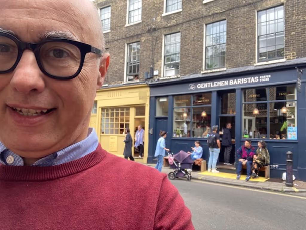 London Private Tour - meeting place and guide at Borough Market
