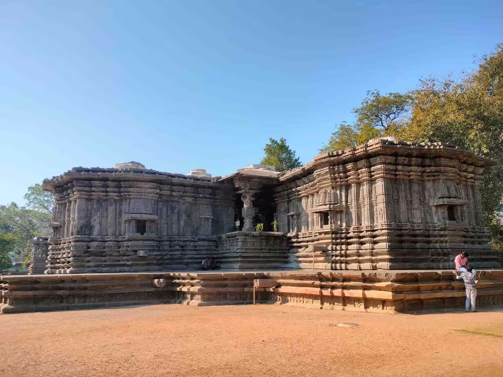 Hyderabad Private Tour - Thousand Pillar Temple