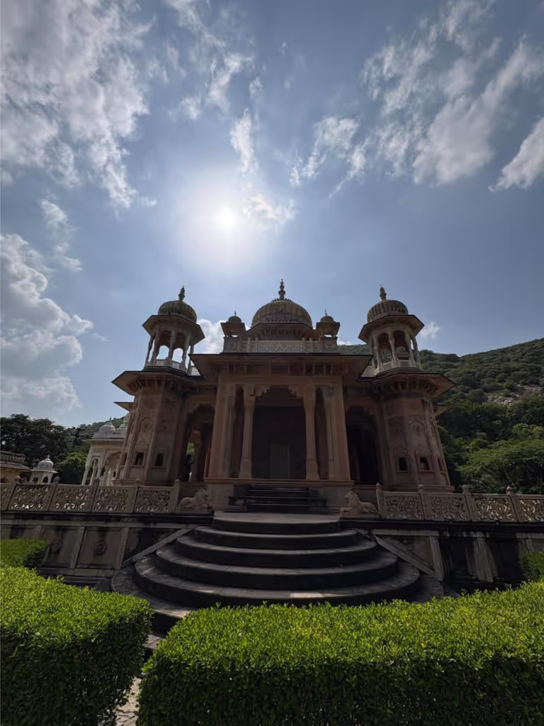 Jaipur Private Tour - gaitor ki chhatriyan