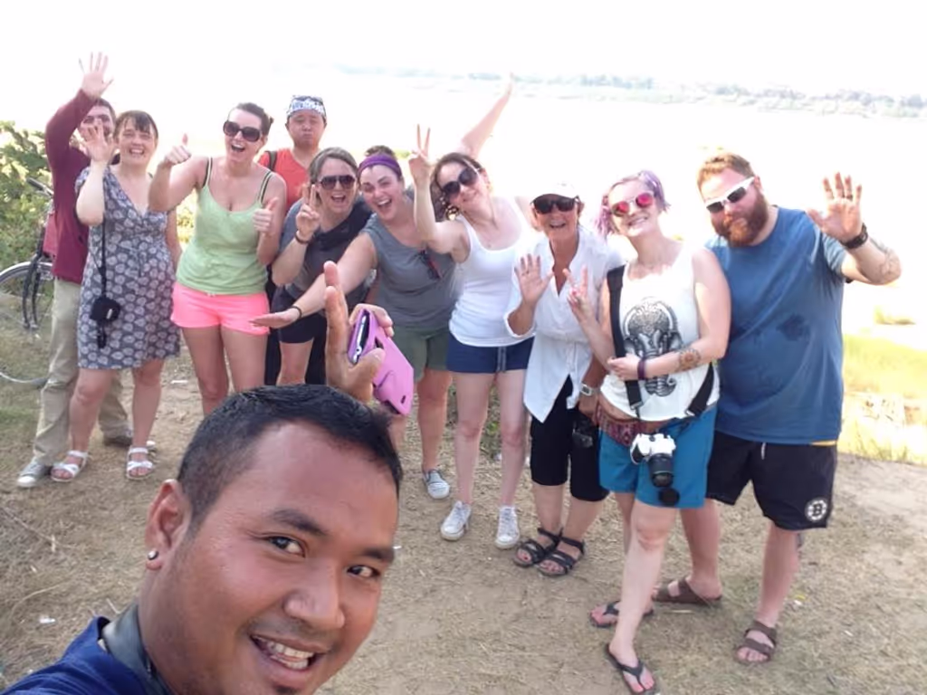 Phnom Penh Private Tour - Happy moments with amazing travelers