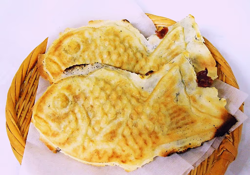 Tokyo Private Tour - Taiyaki (crispy red bean filling)