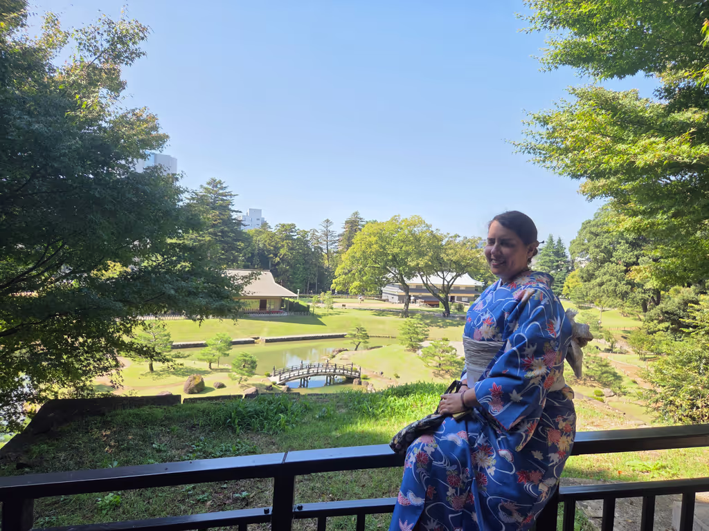 Kanazawa Private Tour - Gyokusen garden kimono