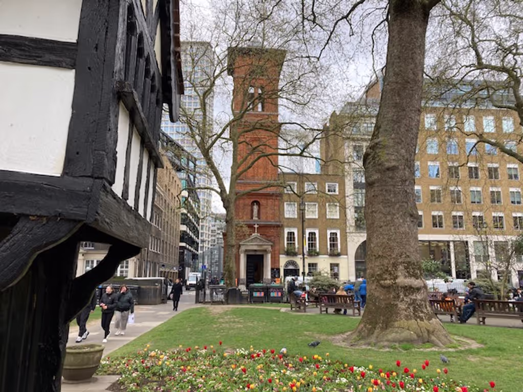London Private Tour - Soho Square